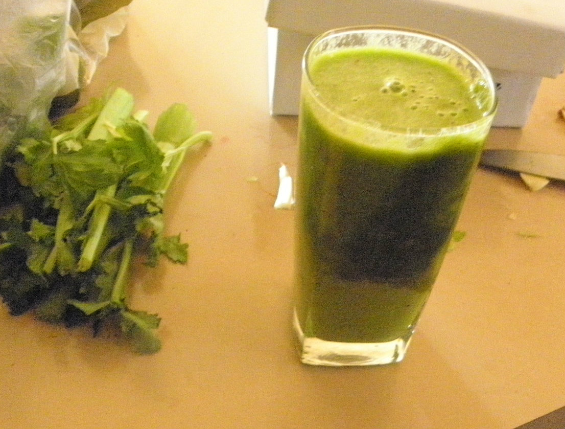 glass of green smoothie recipes