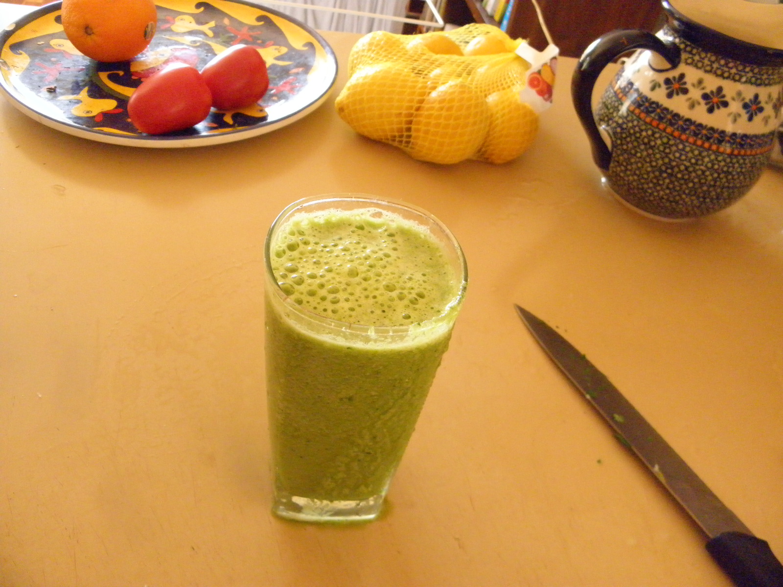 glass of green smoothie