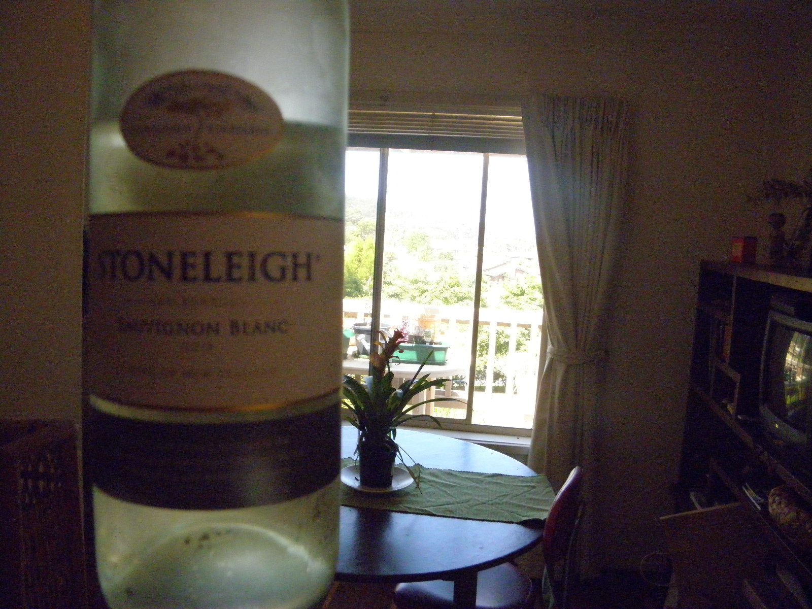 bottle of stoneleigh sauv blanc