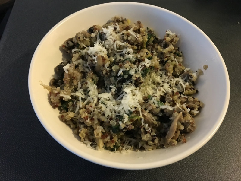 quinoa risotto with mushrooms, leek and spinach