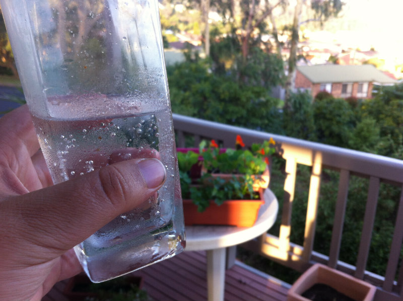 tips for staying cool in the heat, mineral water in the garden